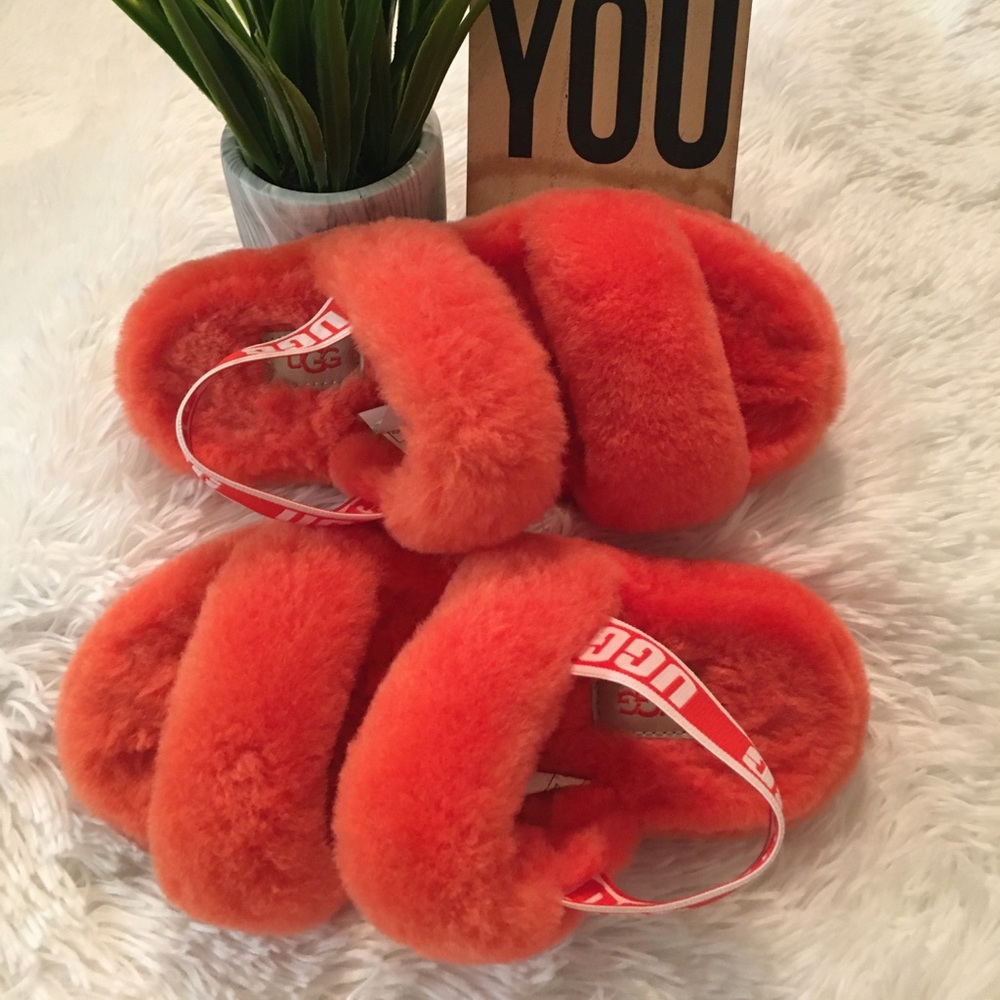 UGG Girl's Fluff Yeah Slide Slippers - LIKE NEW CONDITION! - Picture 3 of 12